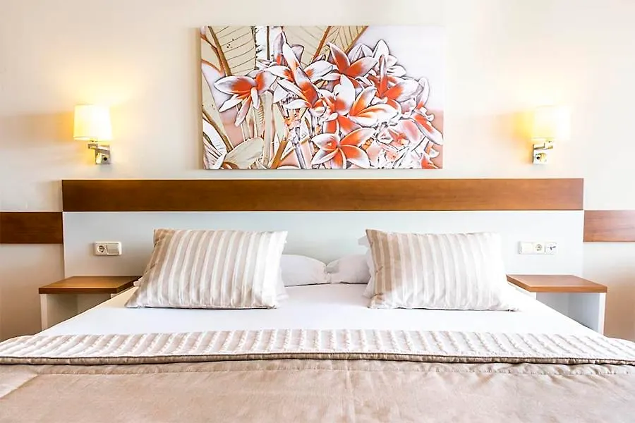 Tui Magic Life Cala Pada Hotel Santa Eularia des Riu 4*,