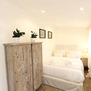 https://sitges-centre-mediterranean-house.catalonia-hotels.com